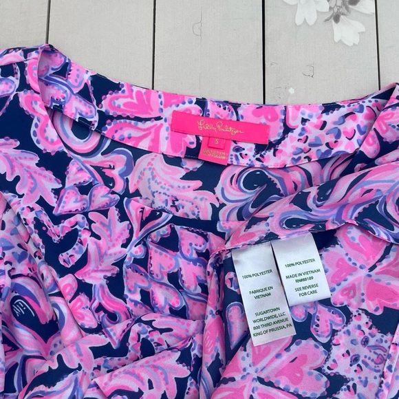 Lilly Pulitzer Pink and Blue Graphic Tie Front Blouse - Picture 5 of 6